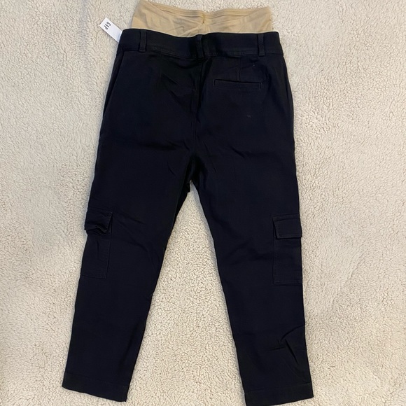 Gap NWT maternity cargo pants - Picture 8 of 9